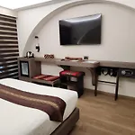 Arcadian Suite&Rooms